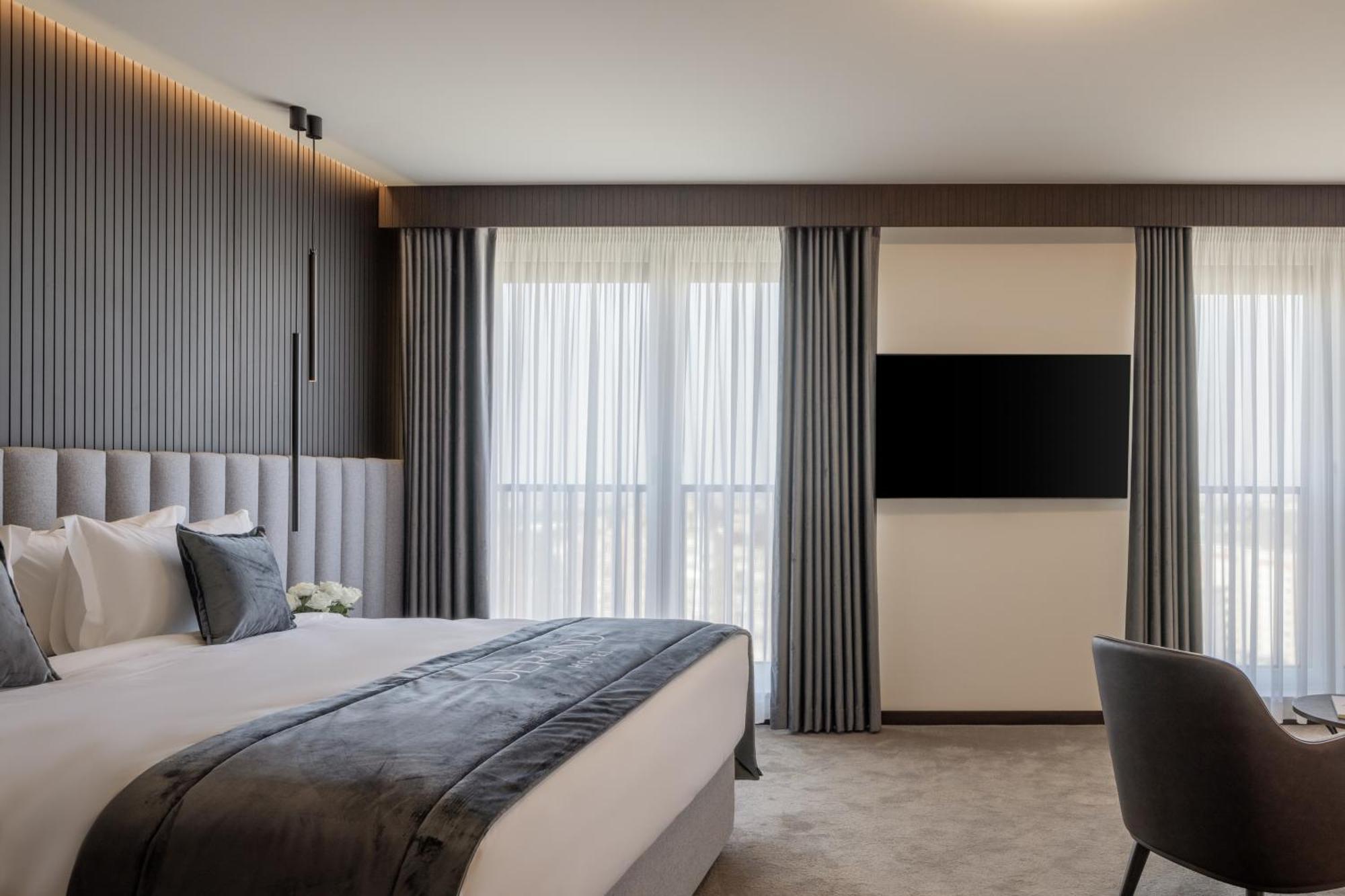 Derand Hotel Приштина Екстер'єр фото