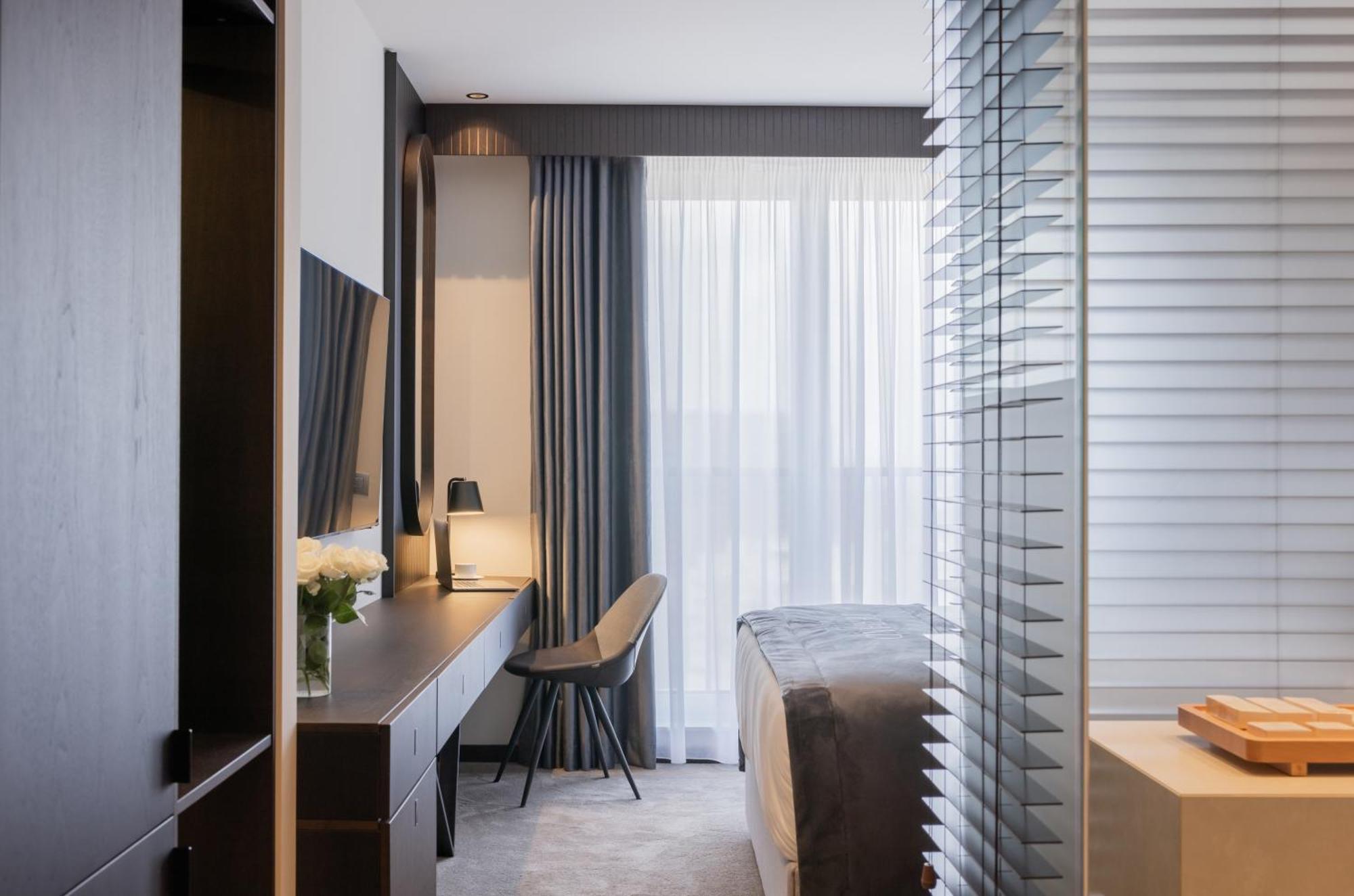 Derand Hotel Приштина Екстер'єр фото